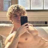 blondecurlyboy