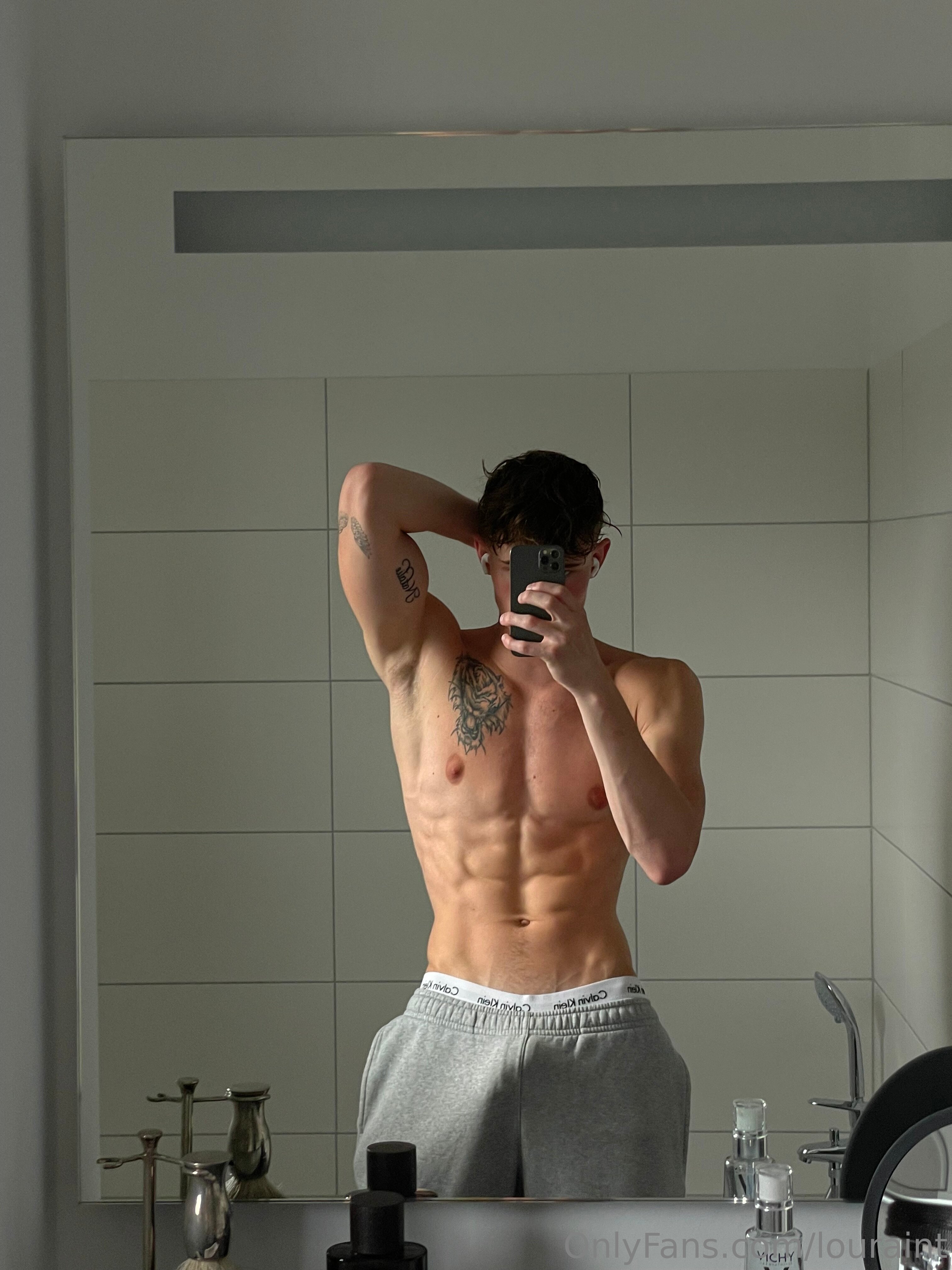 Some mirrorpics for you today