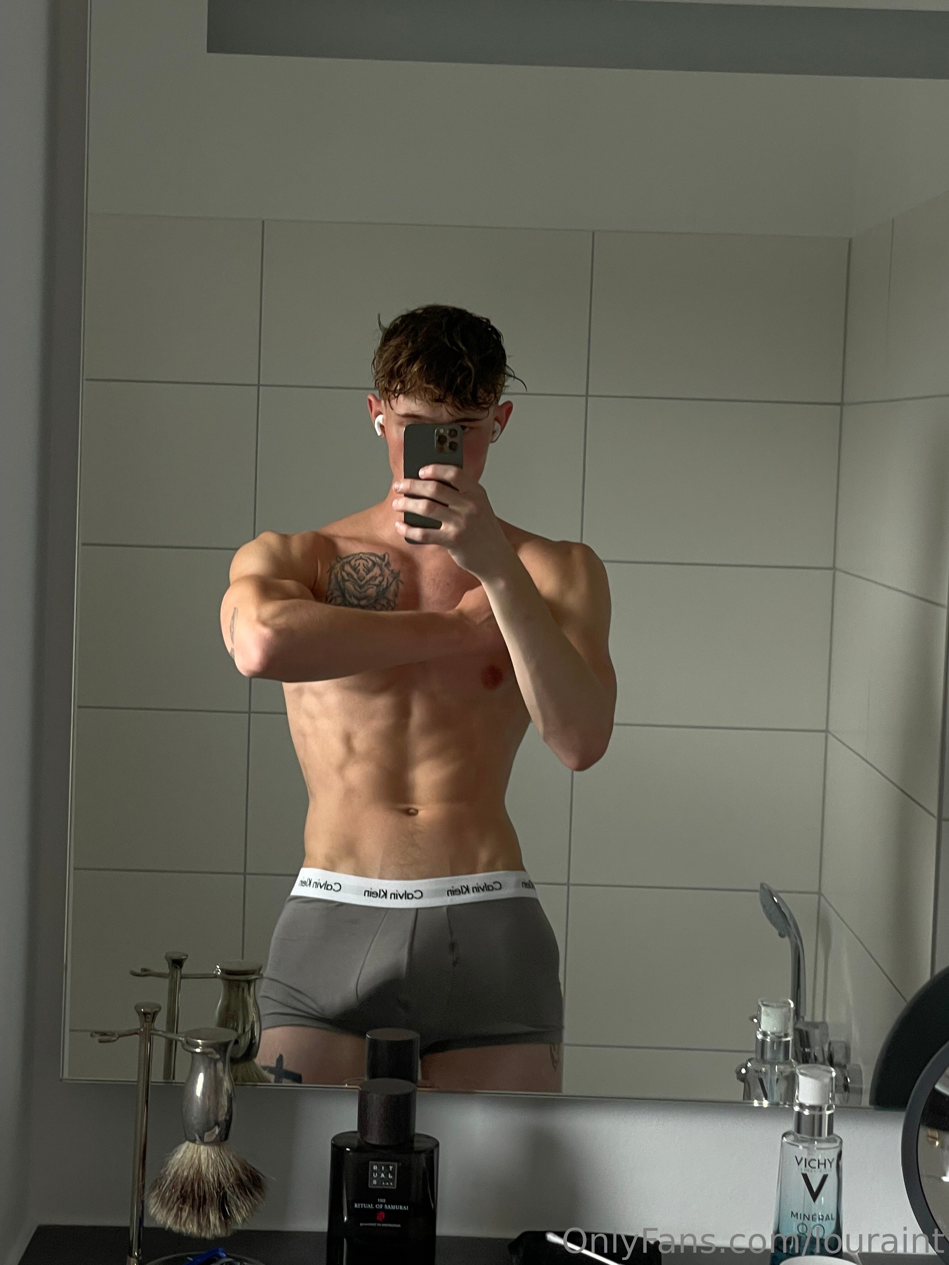 Some mirrorpics for you today